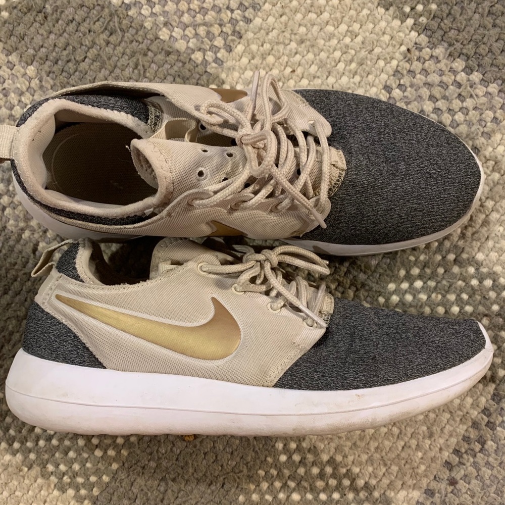 Women’s Nike shoes